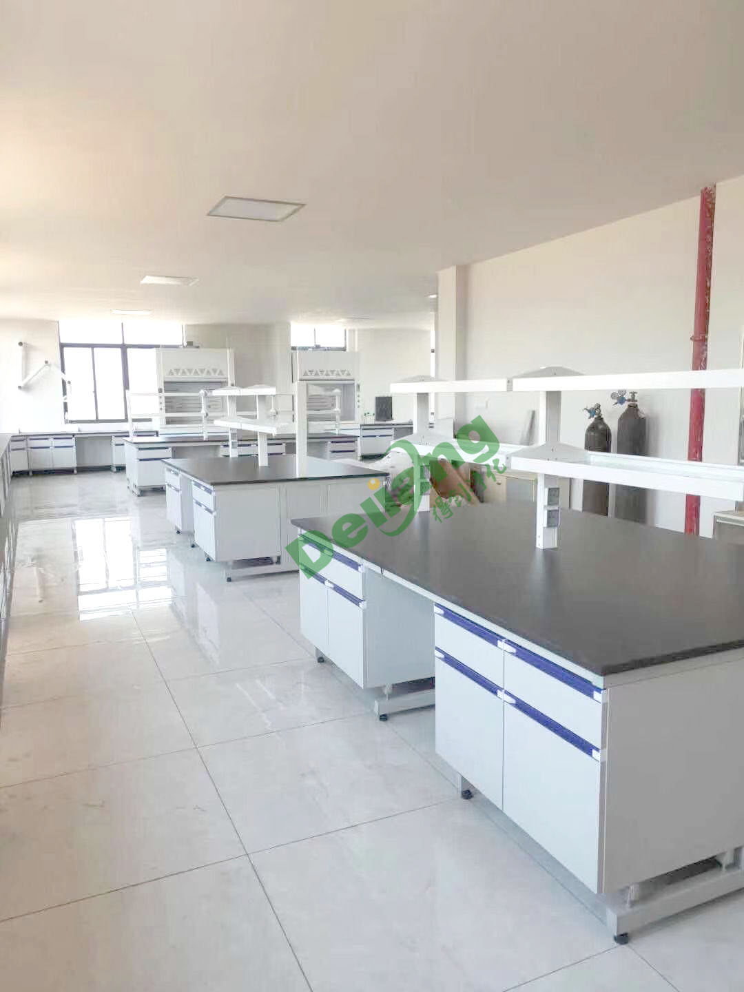 大學(xué)實驗室設(shè)計