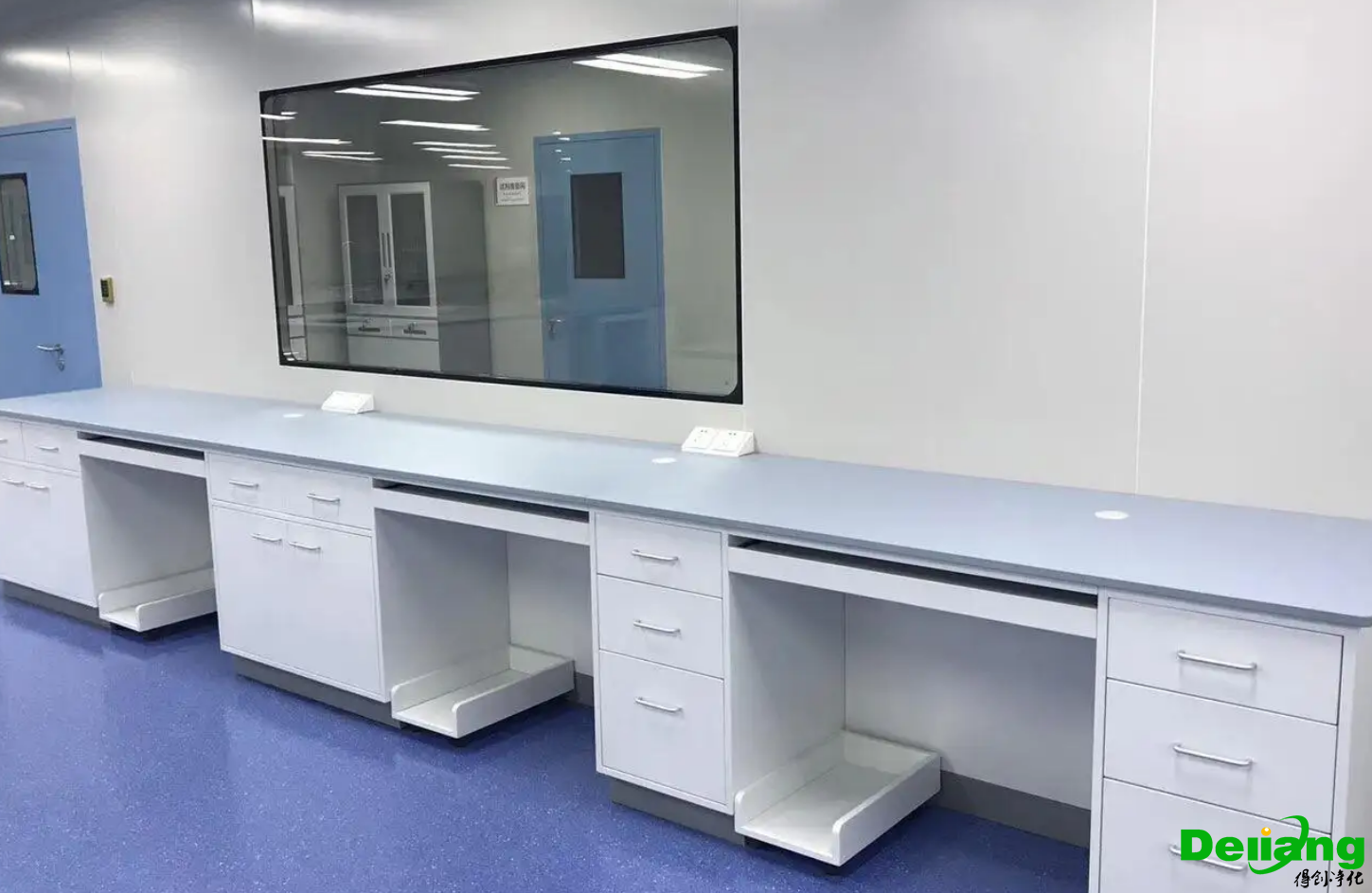 實(shí)驗(yàn)臺(tái)